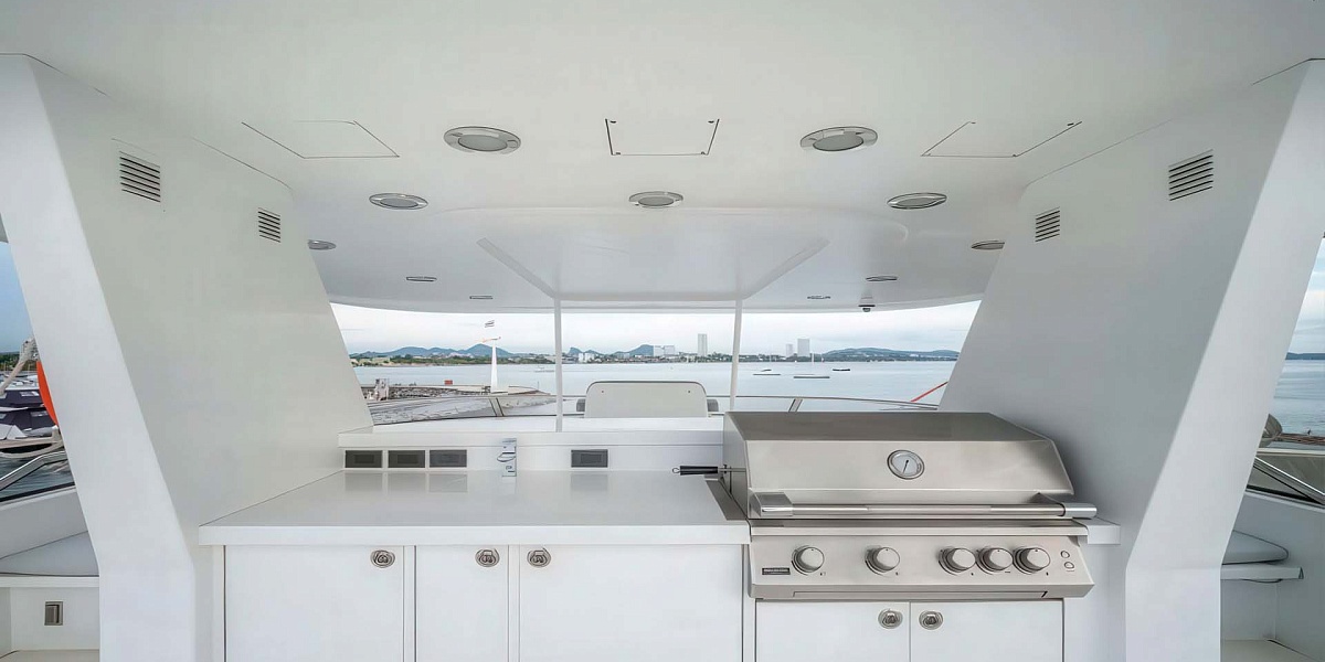 Аренда мега яхты Sea Bear Westport 130 на Пхукете